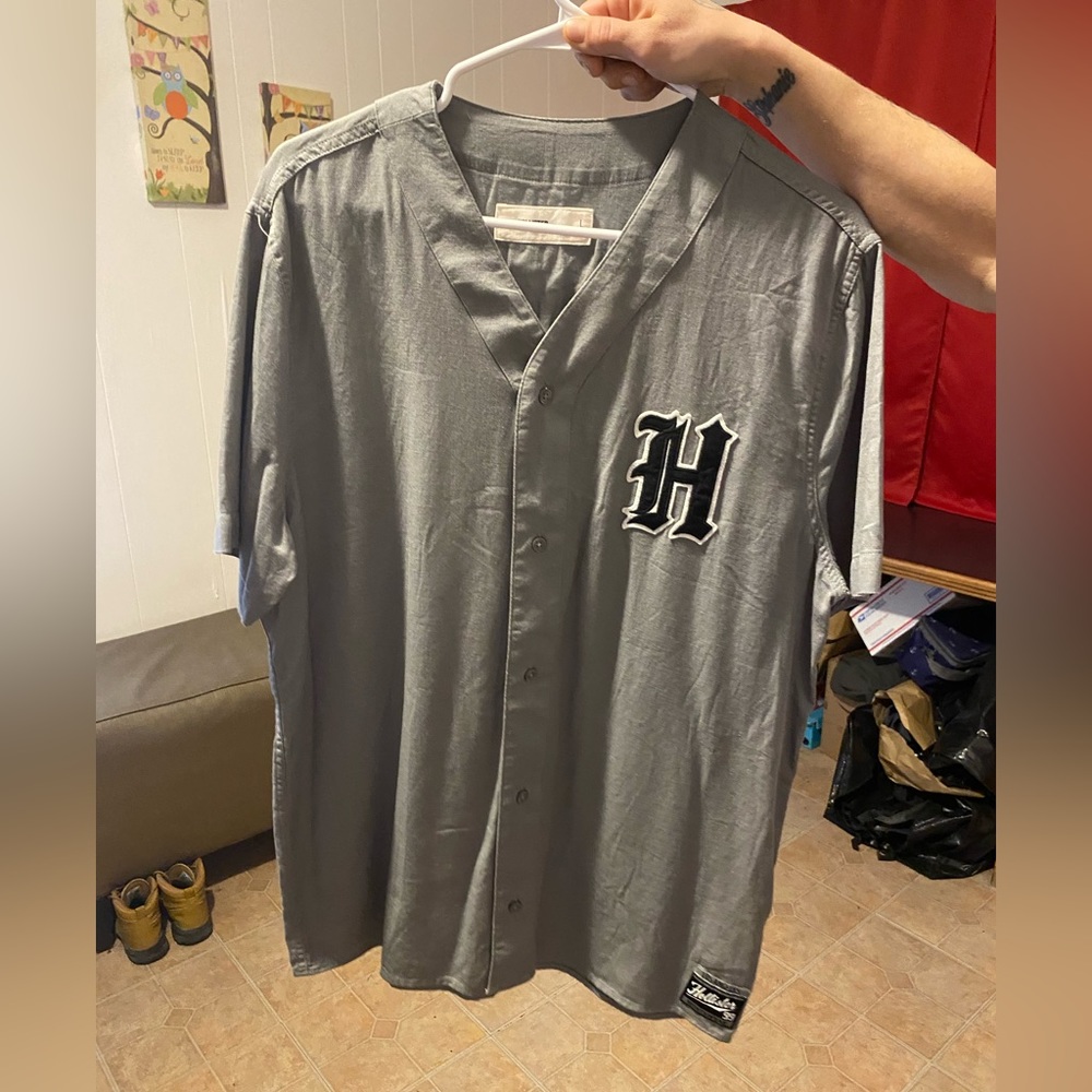 Hollister shirt